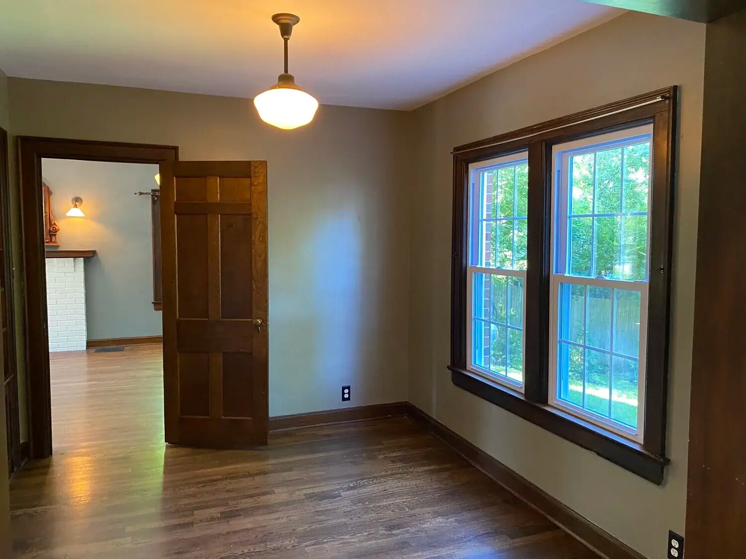 Building Photo - 806 S Woodlawn Ave