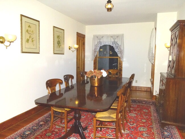 Building Photo - 101 S Main St