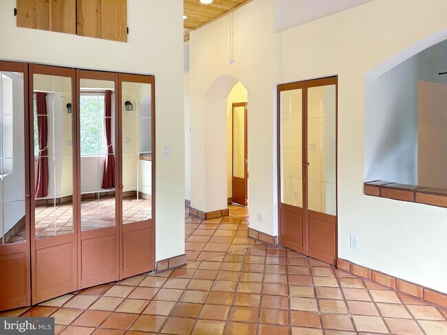 Building Photo - Potomac View