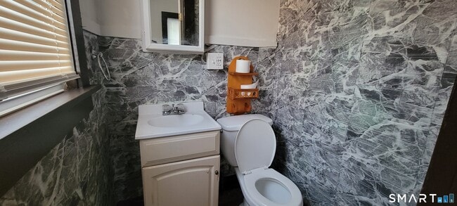 Building Photo - 130 Church St