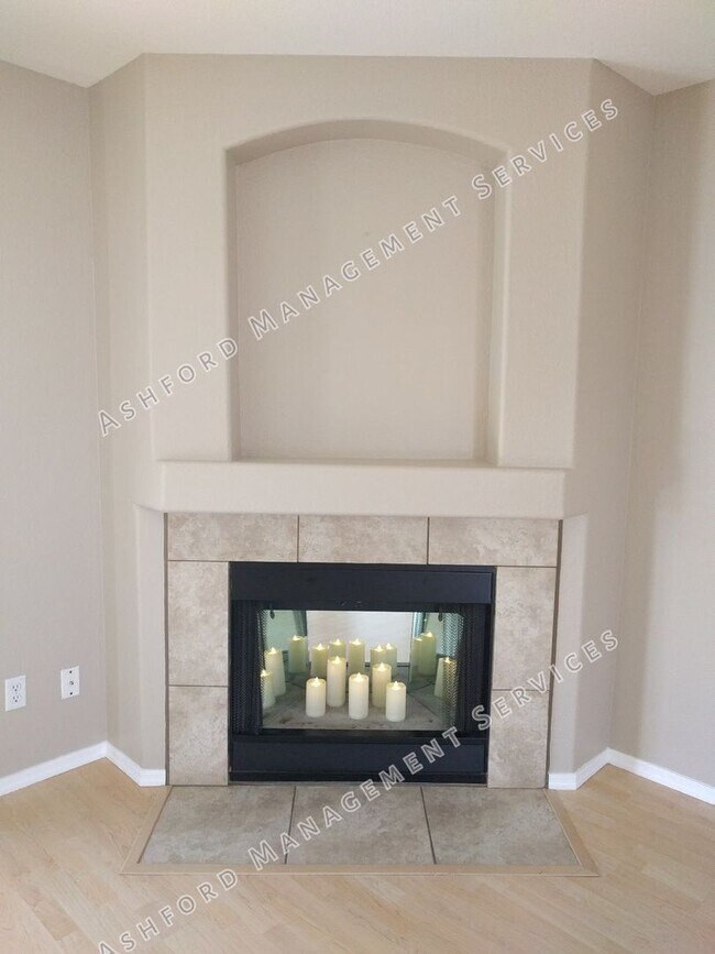 Building Photo - Fabulous 3BR Home with Private Yard + $500...