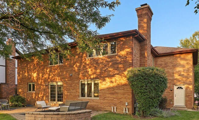 Building Photo - 196 Rosedale Ct