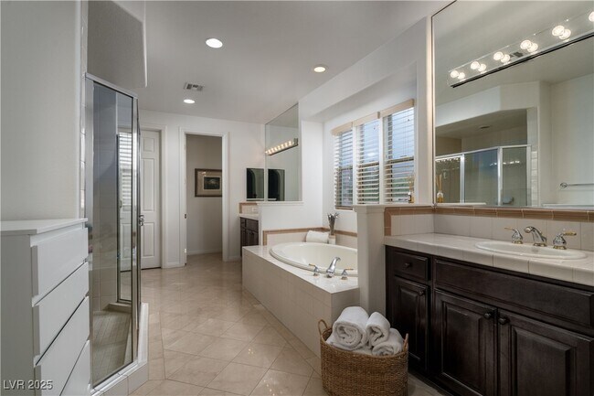 Building Photo - 11824 Kingsbarns Ct