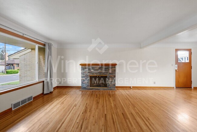 Building Photo - Charming North Spokane Home in a Prime Location