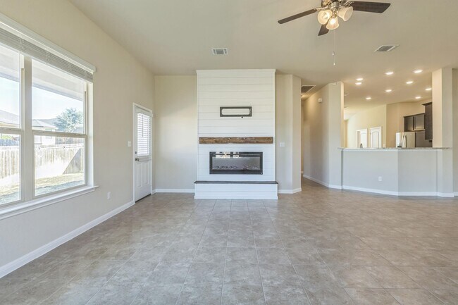 Building Photo - 209 Pepper Mill Loop