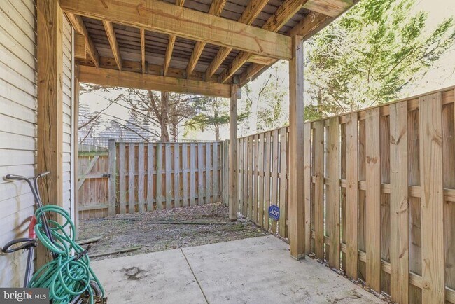 Building Photo - 9249 Laurel Ridge Crossing Rd