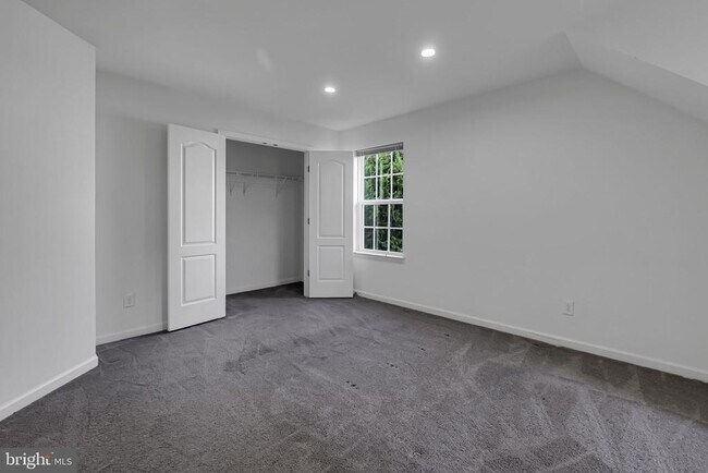Building Photo - 40560 Aldie Springs Dr