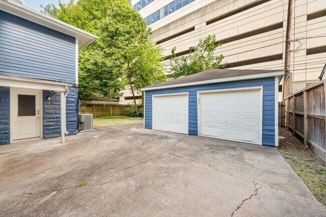 Building Photo - 2109 Sheridan St