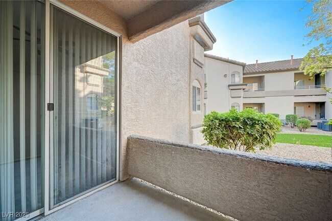 Building Photo - 75 N Valle Verde Dr