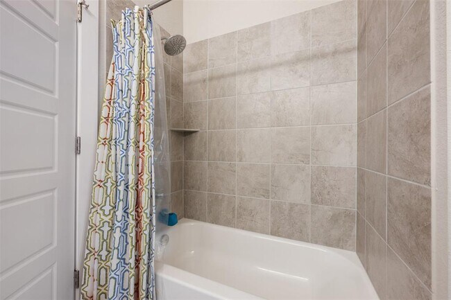 Building Photo - 2212 Prairie Oaks Dr