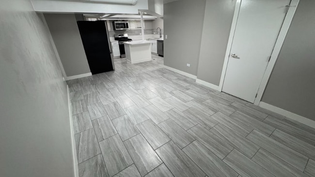 Building Photo - 4207 N Linder Ave