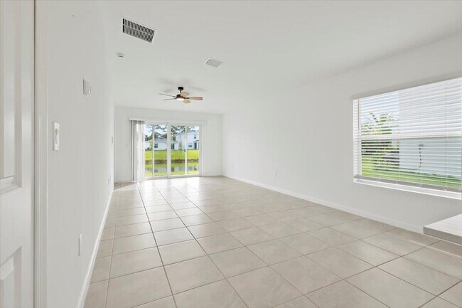 Building Photo - 1338 Colebrook Cir SW