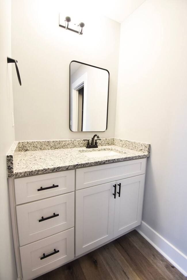 Building Photo - 4 Bedroom 3.5 Bathroom- New Build!