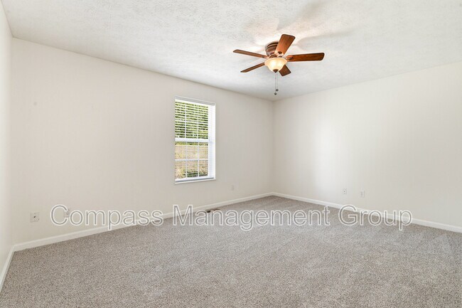 Building Photo - 1690 River Bend Rd