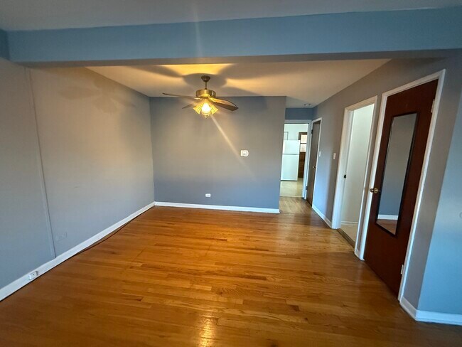 Building Photo - 9575 Maple Dr