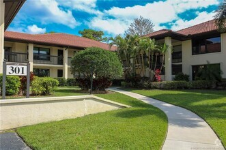 Building Photo - 301 SW South River Dr