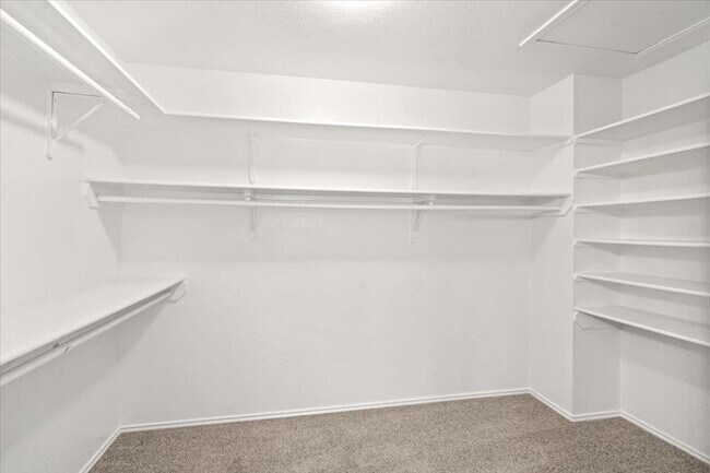 Building Photo - 15423 Quinley Dr