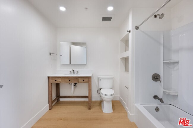 Building Photo - 8561 Belmont St