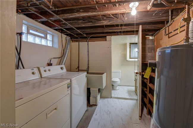 Building Photo - 37948 Barnes Ct