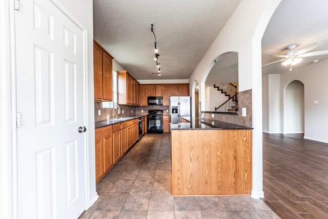 Building Photo - 913 Boxelder Pointe