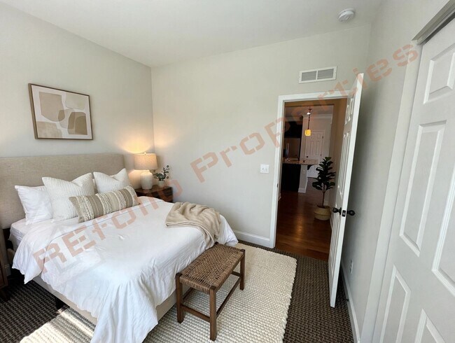 Building Photo - 1454 Glenwater Dr