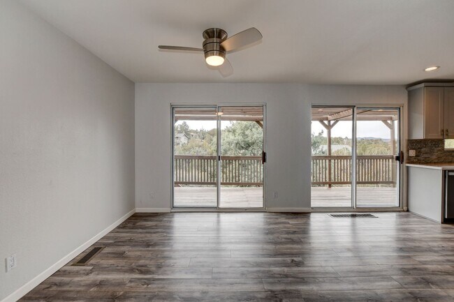 Building Photo - Beautiful Home for Rent in Prescott!