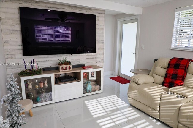 Building Photo - 10731 SW 51st Dr