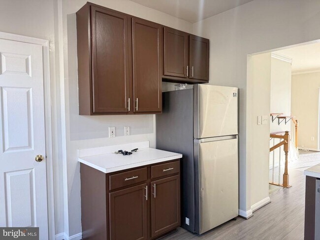 Building Photo - 8316 Green Grass Rd