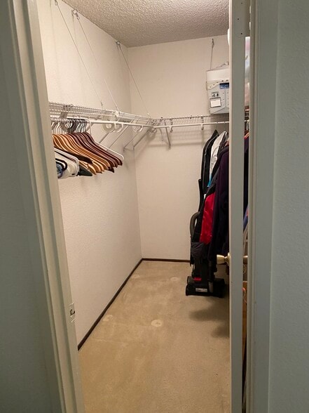 Building Photo - 45 Kenbrook Cir