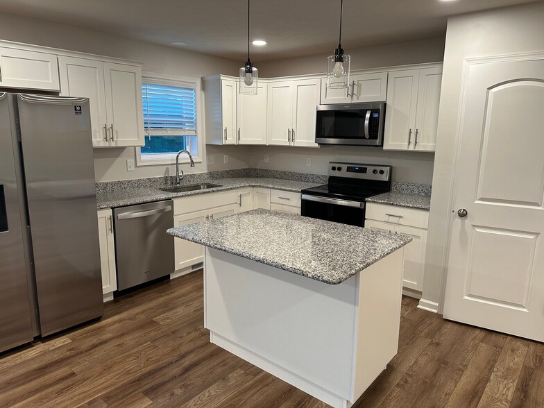 Building Photo - 141 Caymus Dr