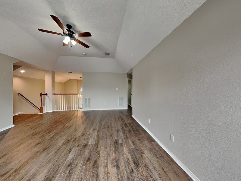 Building Photo - 8104 Steamers Ln