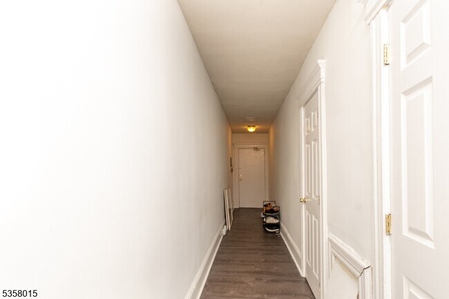 Building Photo - 389 Bloomfield Ave