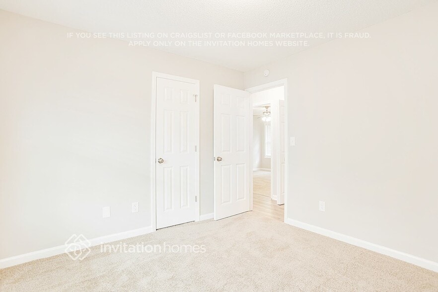 Building Photo - 17 Thorn Thicket Ct