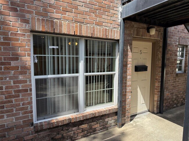 Building Photo - 4719 Clay St