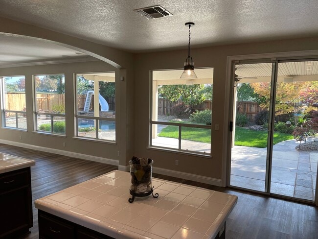 Building Photo - BEAUTIFUL 2-STORY HOME WITH POOL & 3 CAR GARAGE IN ROCKLIN!