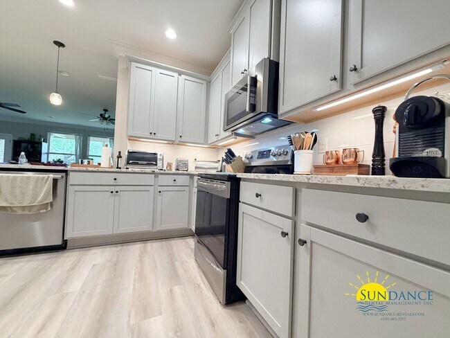 Building Photo - Stunning Shalimar 4 Bedroom / 3 Full Bathroom Home with Solar Energy Efficiency!