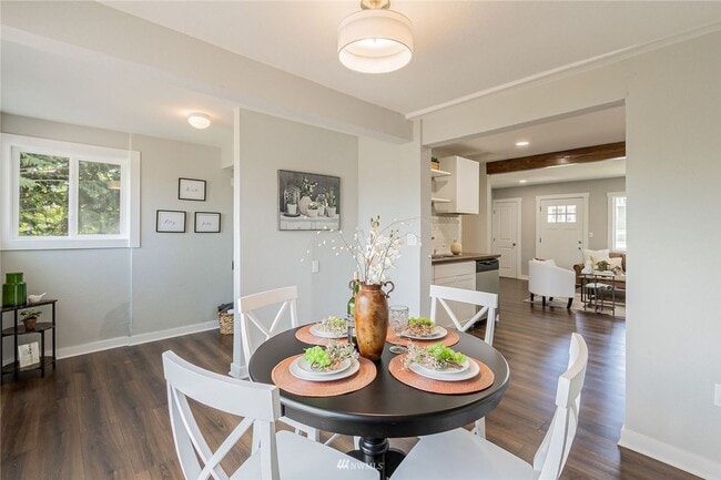 Building Photo - Great Location! 2bd, 1bath House in Tacoma!