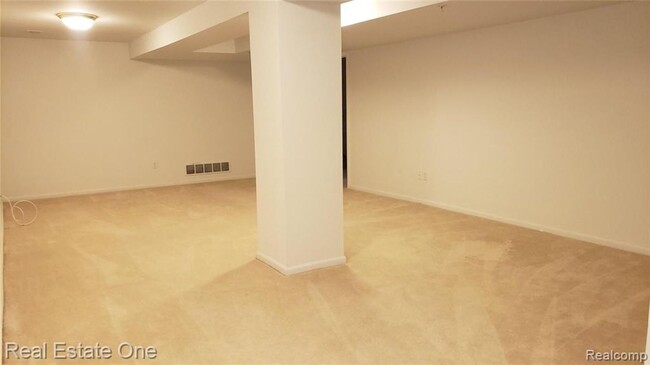 Building Photo - Spacious Condominium