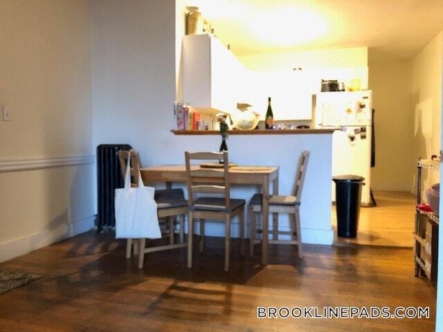 Building Photo - 318 St Paul St