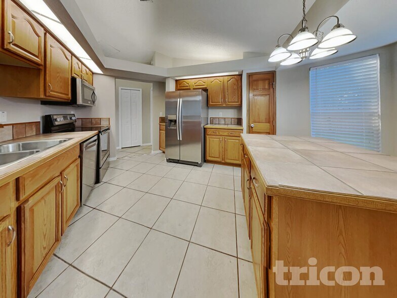 Building Photo - 193 Rosedale Ave