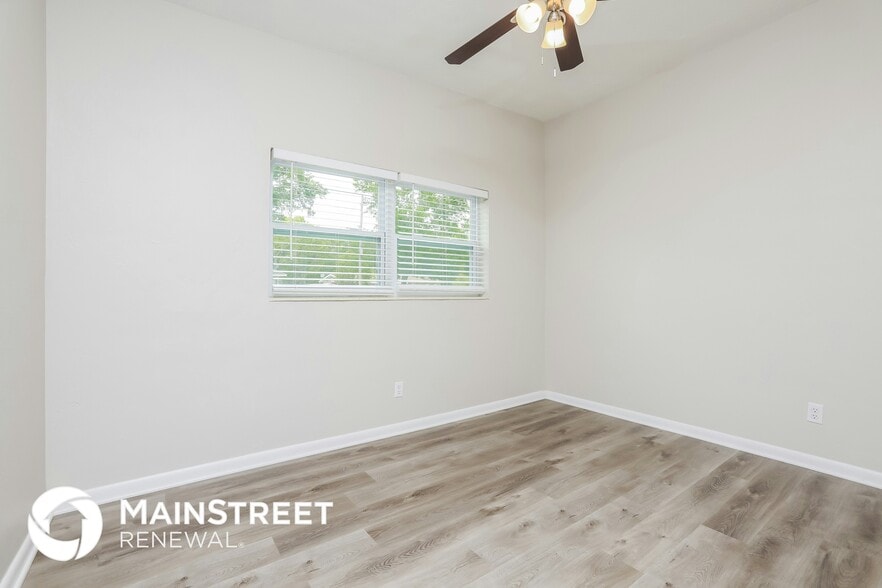 Building Photo - 5730 Oleander Dr