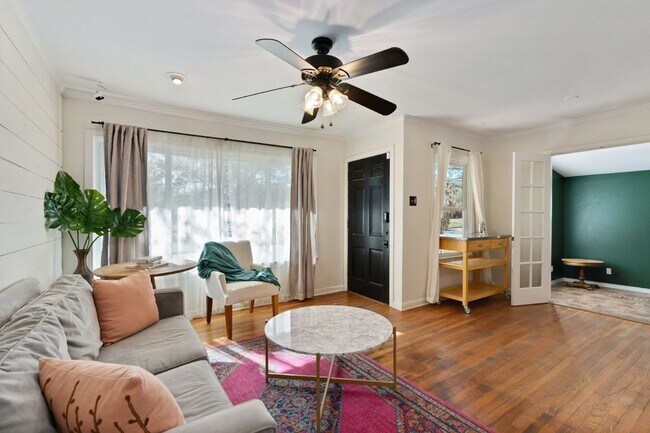 Building Photo - Classic home in the heart of Terrell Heights
