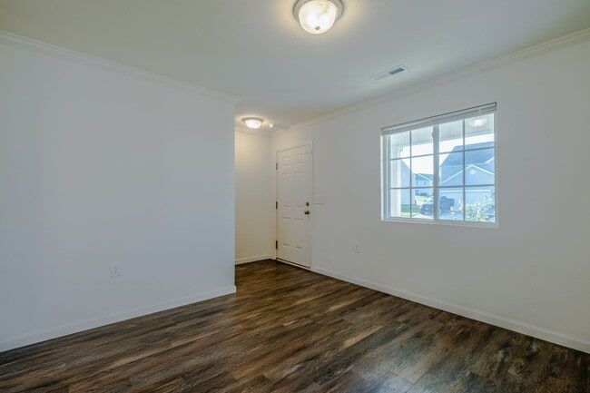 Building Photo - Like new construction 2 story home 4 bedro...