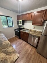 Building Photo - 7 Hudson Heights Dr