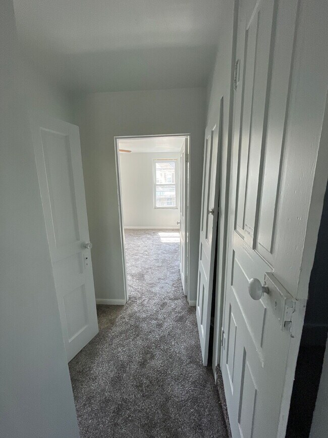 Building Photo - Cozy 3 Bedroom 1 Bath Home! - THIS PROPERTY HAS A PENDING APPLICATION. PLEASE CHECK WITH OUR OFFI...