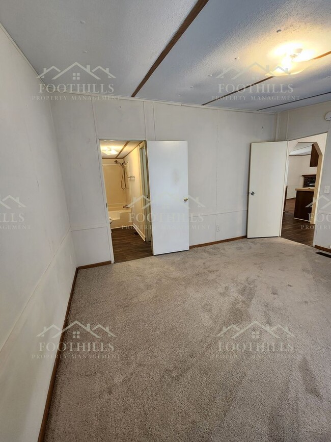 Building Photo - Woodfern Haven: 3-Bed, 2-Bath Mobile Home ...