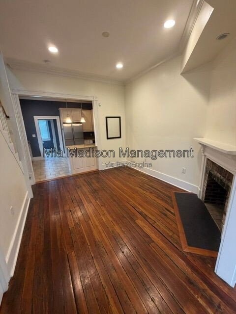 Building Photo - 302 E 33rd St