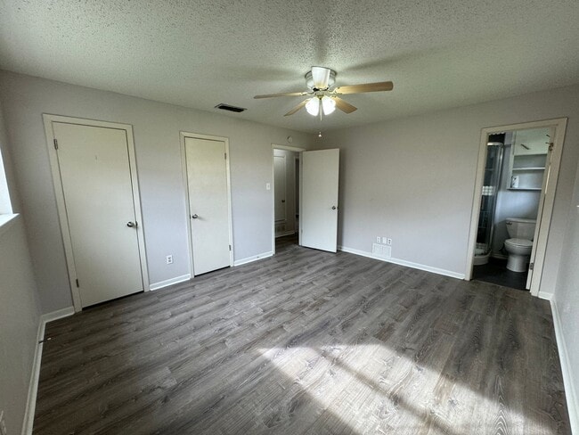 Building Photo - 1402 Hammond Dr