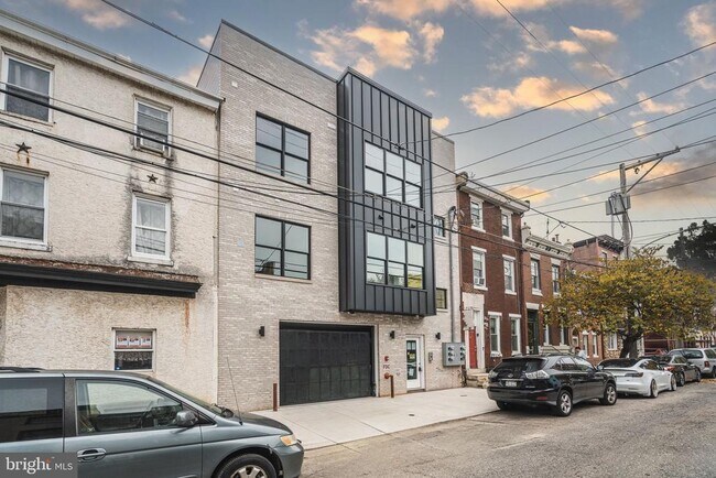 Building Photo - 1217-19 E Columbia Ave