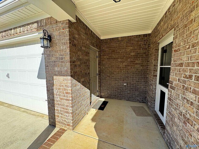 Building Photo - 118 Waxwing St